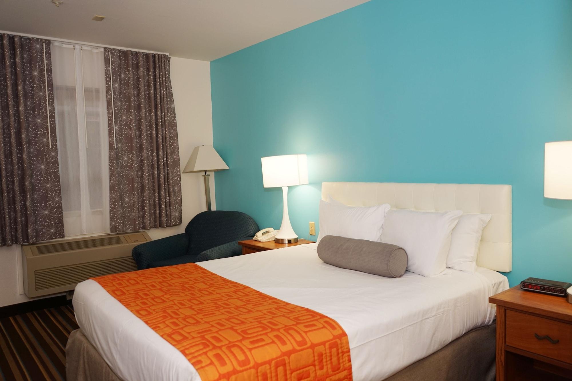 Howard Johnson By Wyndham Salinas Exteriér fotografie