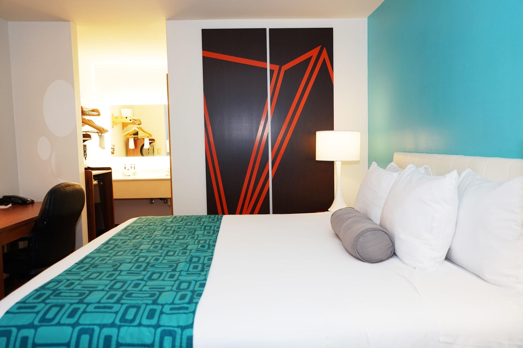 Howard Johnson By Wyndham Salinas Exteriér fotografie