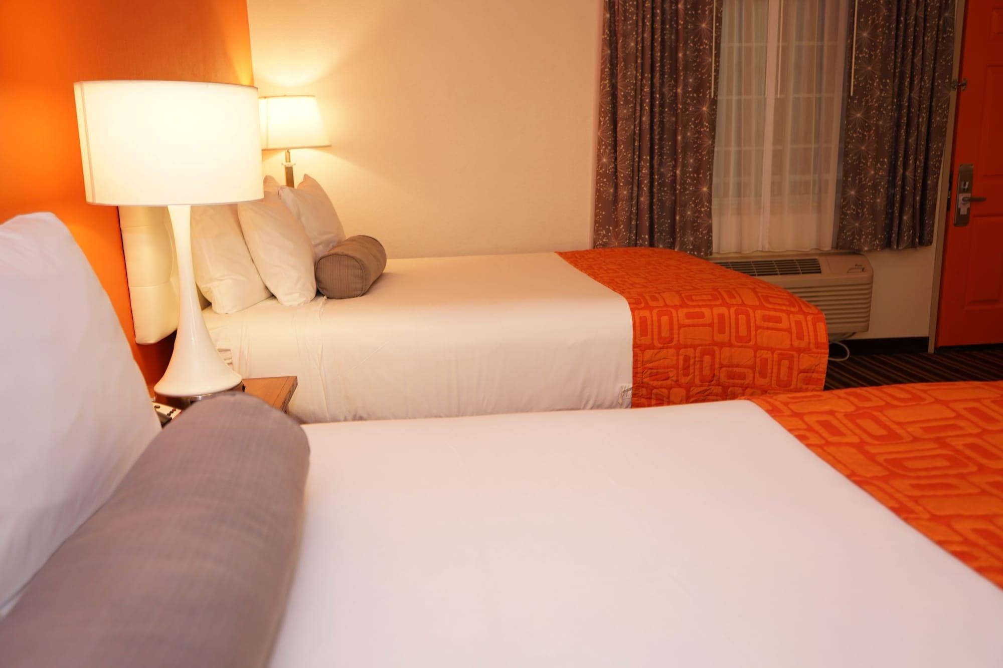 Howard Johnson By Wyndham Salinas Exteriér fotografie