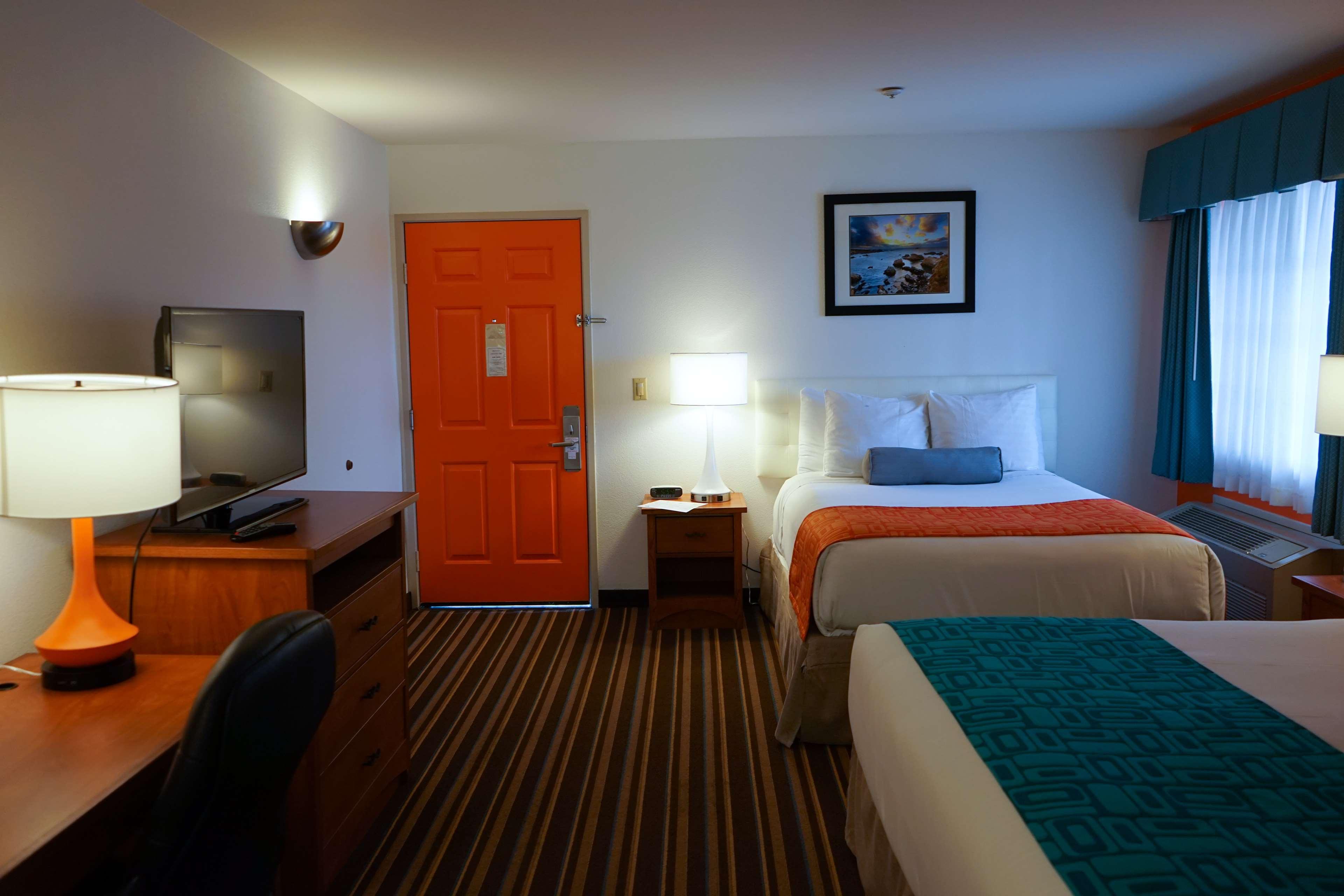 Howard Johnson By Wyndham Salinas Exteriér fotografie