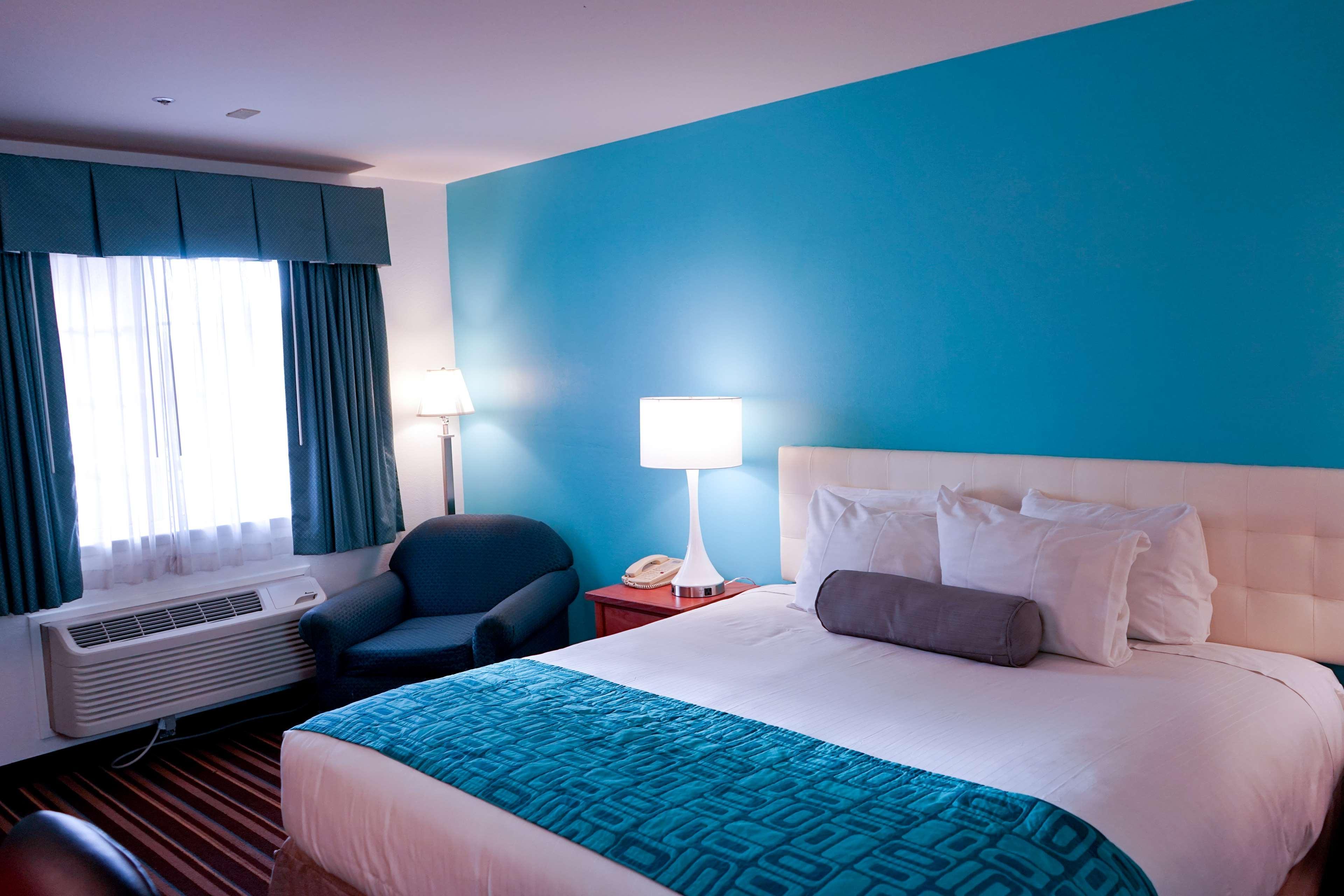 Howard Johnson By Wyndham Salinas Exteriér fotografie
