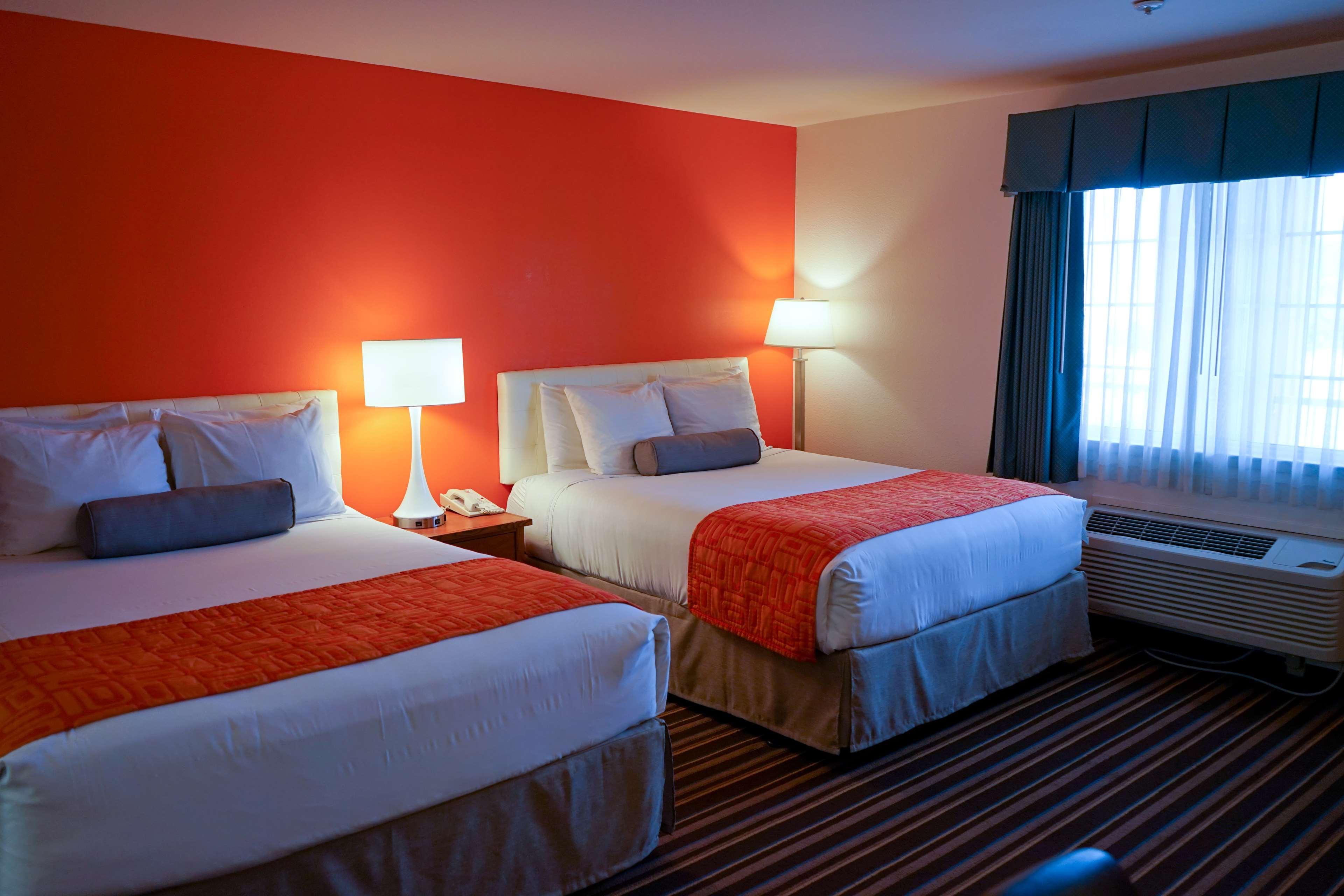 Howard Johnson By Wyndham Salinas Exteriér fotografie