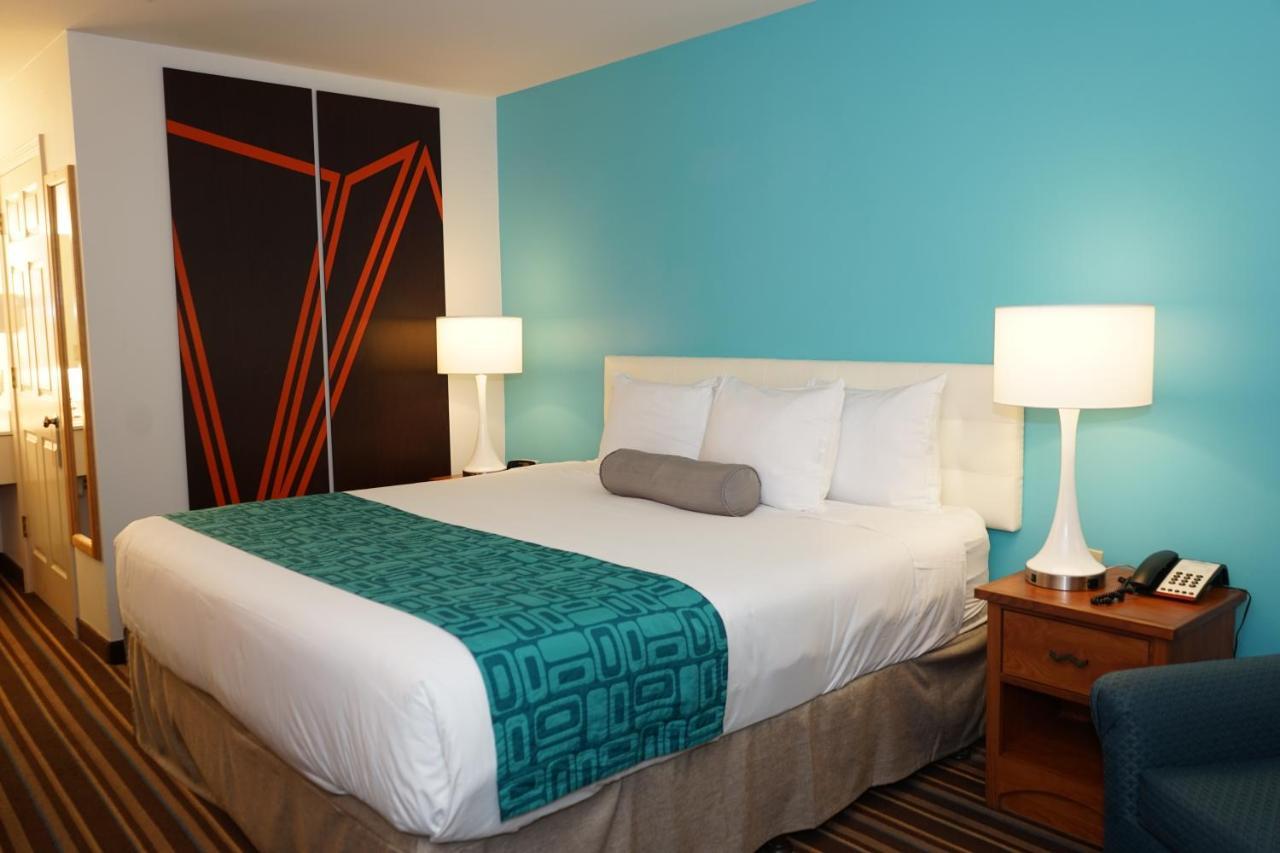 Howard Johnson By Wyndham Salinas Exteriér fotografie